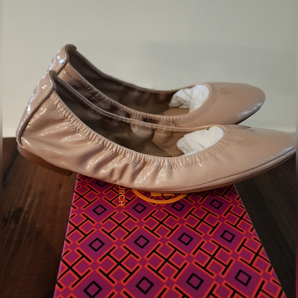 Tory Burch NEW Eddie Ballet Soft Naplak Color Goan Sand Size 8.5M Style 70442 - Picture 8 of 12